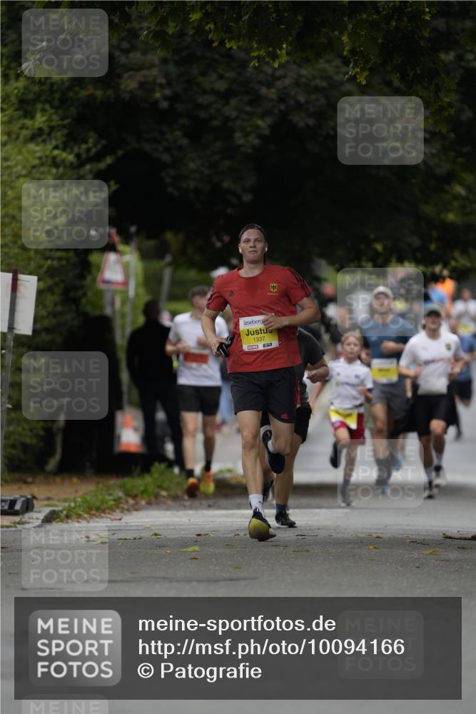 30.08.2026 - Blankeneser Heldenlauf Patografie http://msf.ph/oto/10094166 30.08.2026 09:35:56 Ziel 1006, 1087, 1474, 1585 meine-sportfotos.de