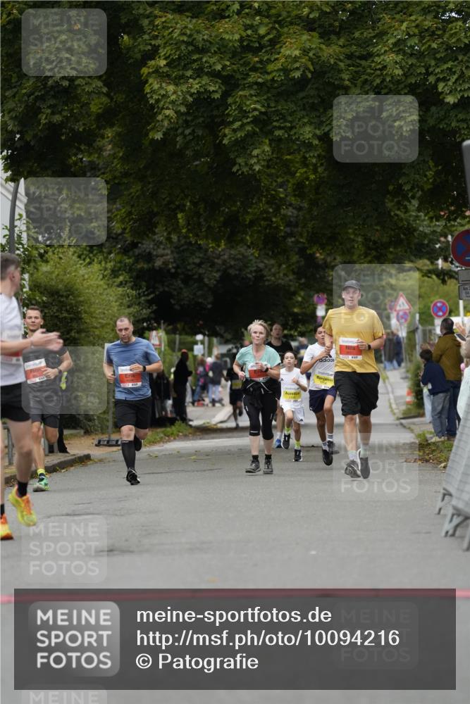 30.08.2026 - Blankeneser Heldenlauf Patografie http://msf.ph/oto/10094216 30.08.2026 09:36:23 Ziel 1492, 1527, 1760, 3652 meine-sportfotos.de
