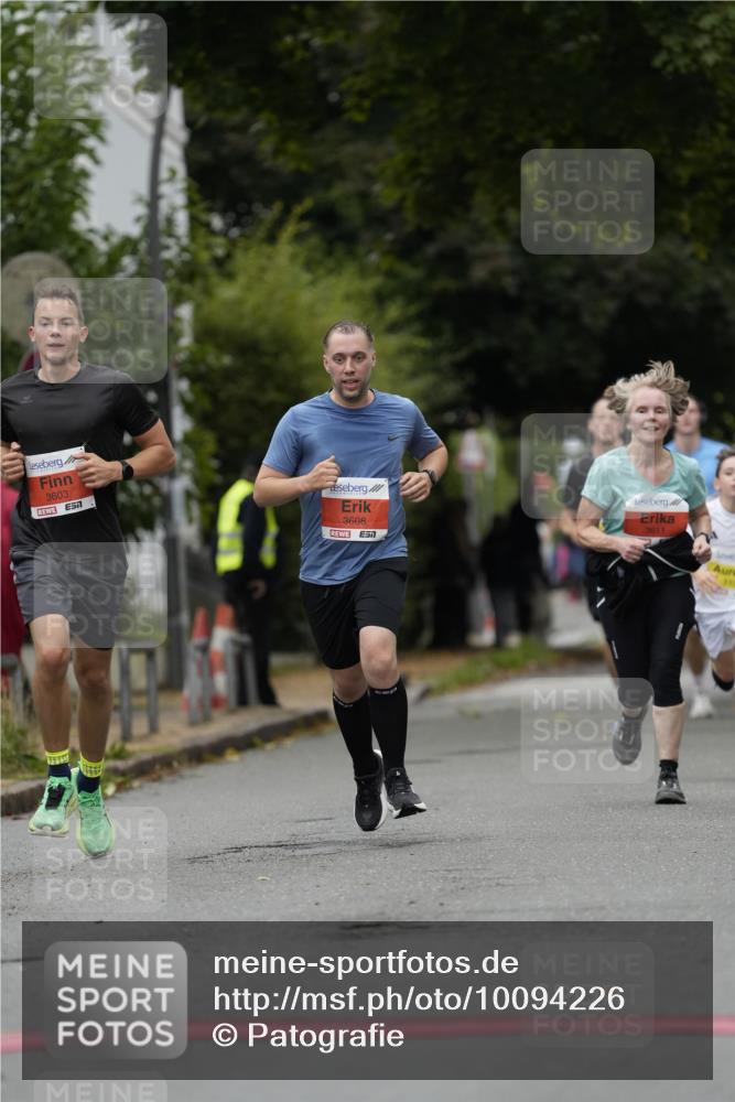 30.08.2026 - Blankeneser Heldenlauf Patografie http://msf.ph/oto/10094226 30.08.2026 09:36:26 Ziel 1106, 1266, 1760, 3603, 3608, 3651, 3652 meine-sportfotos.de