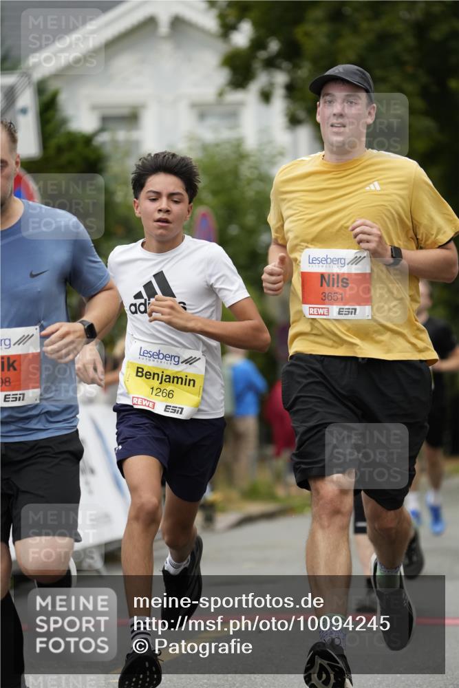 30.08.2026 - Blankeneser Heldenlauf Patografie http://msf.ph/oto/10094245 30.08.2026 09:36:32 Ziel 1106, 1266, 1595, 1782, 3603, 3608, 3611, 3651, 3652 meine-sportfotos.de