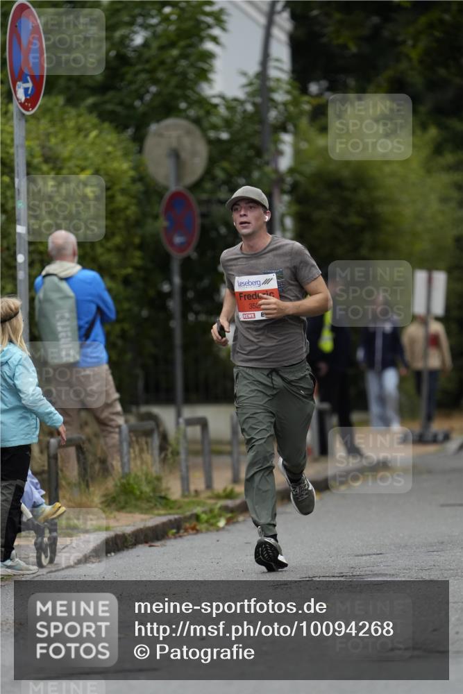 30.08.2026 - Blankeneser Heldenlauf Patografie http://msf.ph/oto/10094268 30.08.2026 09:36:54 Ziel 1371, 1413, 1795, 3527 meine-sportfotos.de