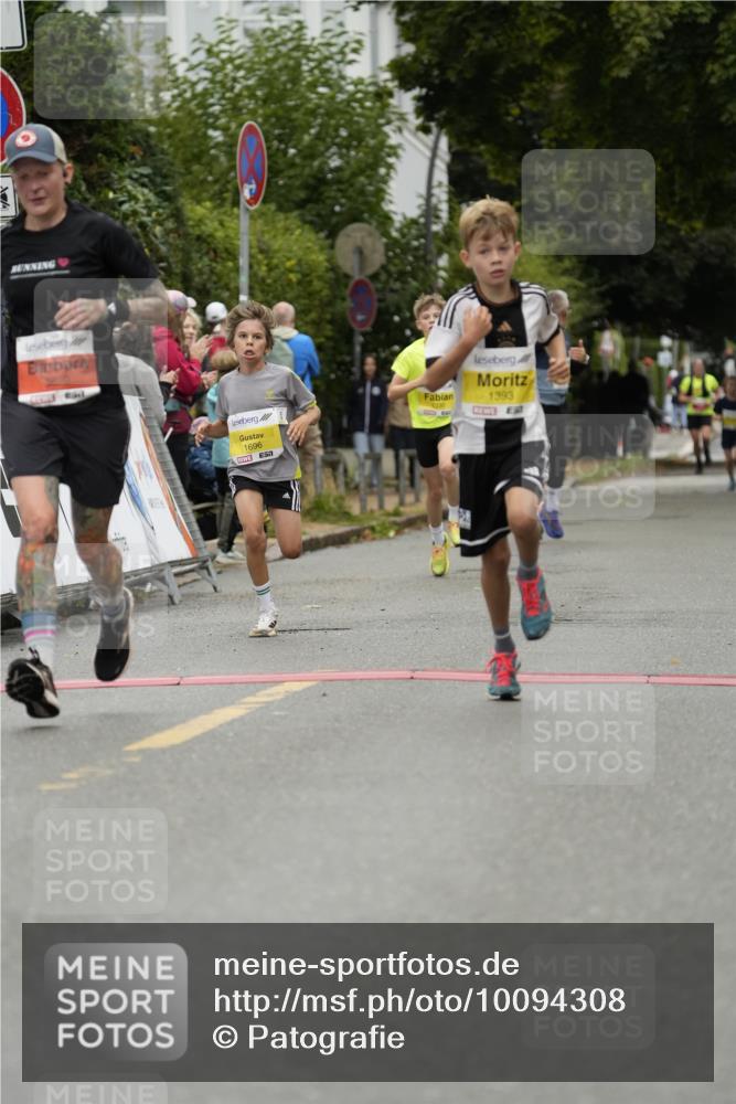 30.08.2026 - Blankeneser Heldenlauf Patografie http://msf.ph/oto/10094308 30.08.2026 09:37:10 Ziel 1330, 1393, 1525, 1696, 3506, 3629 meine-sportfotos.de