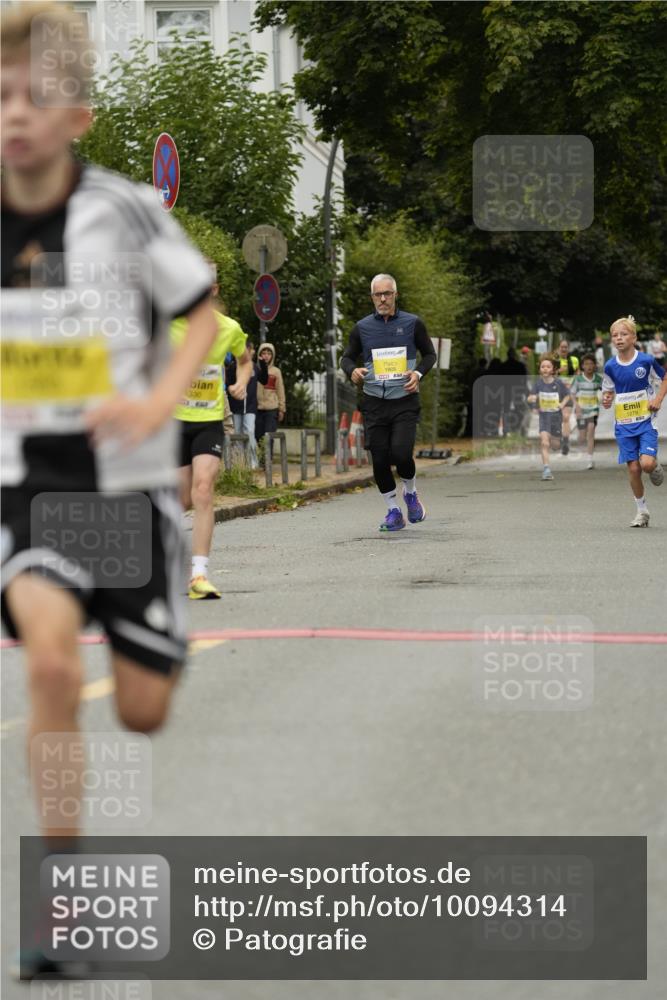30.08.2026 - Blankeneser Heldenlauf Patografie http://msf.ph/oto/10094314 30.08.2026 09:37:13 Ziel 1279, 1330, 1393, 1696, 3506, 3629 meine-sportfotos.de