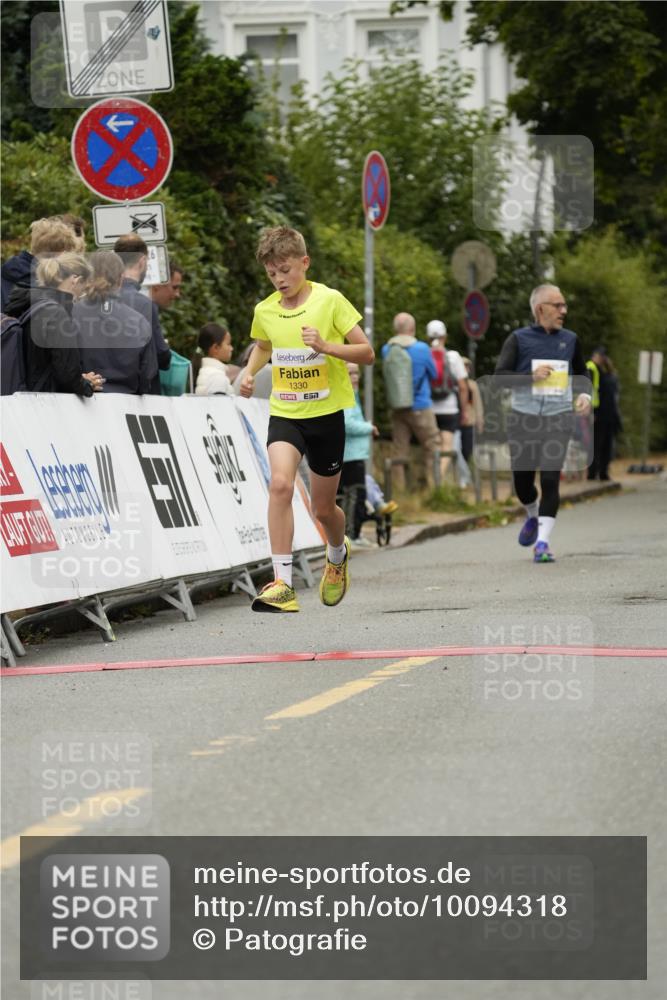 30.08.2026 - Blankeneser Heldenlauf Patografie http://msf.ph/oto/10094318 30.08.2026 09:37:14 Ziel 1279, 1330, 1393, 1696, 3506, 3629 meine-sportfotos.de