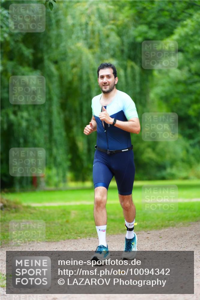 30.08.2026 - Elbe Triathlon Hamburg LAZAROV Photography http://msf.ph/oto/10094342 30.08.2026 17:08:42 Laufen  meine-sportfotos.de