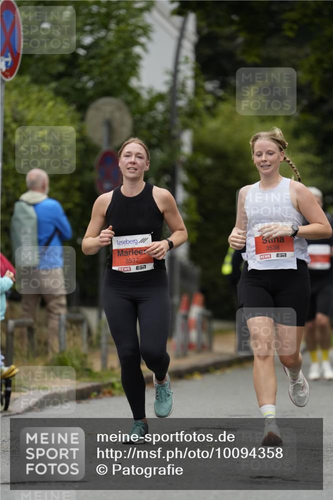 30.08.2026 - Blankeneser Heldenlauf Patografie http://msf.ph/oto/10094358 30.08.2026 09:37:58 Ziel 1128, 3537, 3538 meine-sportfotos.de