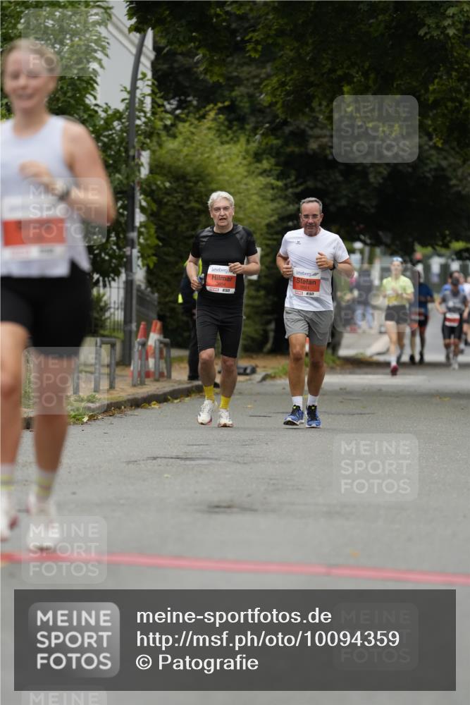 30.08.2026 - Blankeneser Heldenlauf Patografie http://msf.ph/oto/10094359 30.08.2026 09:38:01 Ziel 3537, 3538 meine-sportfotos.de