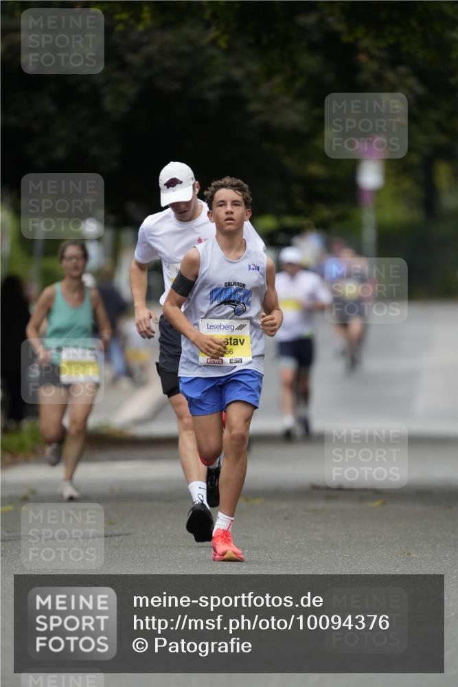 30.08.2026 - Blankeneser Heldenlauf Patografie http://msf.ph/oto/10094376 30.08.2026 09:38:24 Ziel 1402, 3697 meine-sportfotos.de