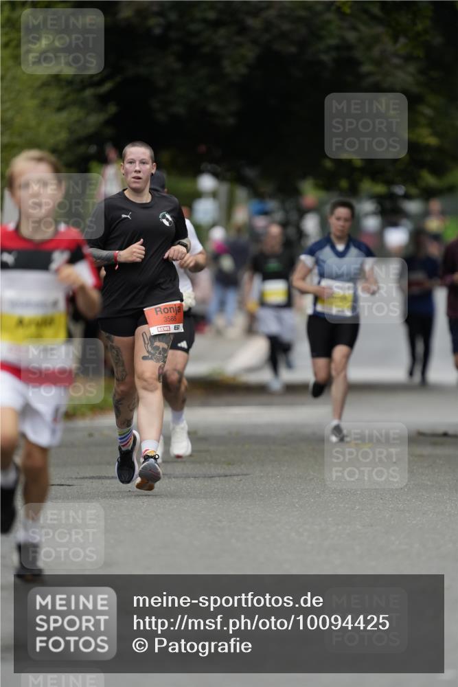 30.08.2026 - Blankeneser Heldenlauf Patografie http://msf.ph/oto/10094425 30.08.2026 09:39:35 Ziel 1062, 1630 meine-sportfotos.de