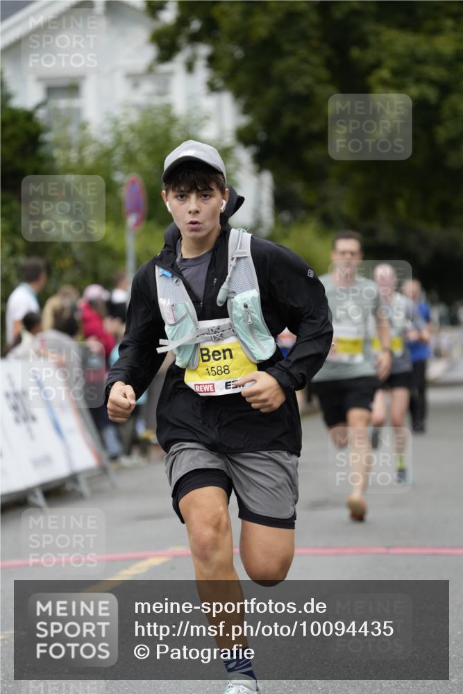 30.08.2026 - Blankeneser Heldenlauf Patografie http://msf.ph/oto/10094435 30.08.2026 09:39:56 Ziel 1044, 1457, 1588, 1589, 1672 meine-sportfotos.de