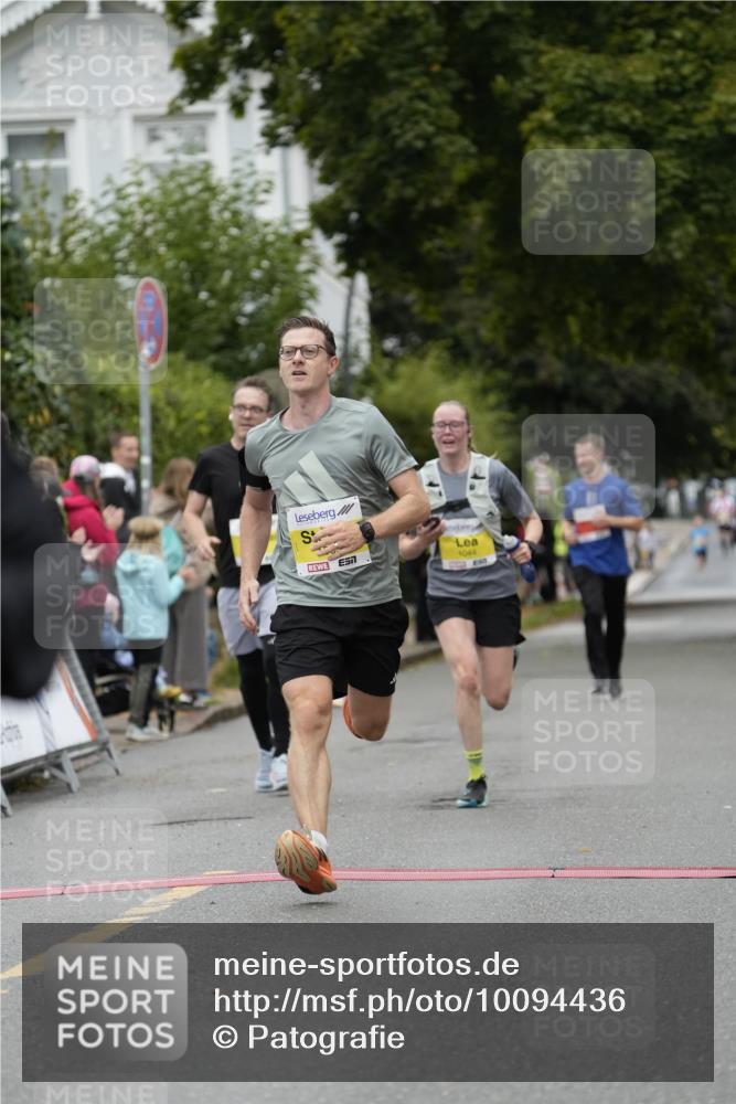 30.08.2026 - Blankeneser Heldenlauf Patografie http://msf.ph/oto/10094436 30.08.2026 09:39:57 Ziel 1044, 1457, 1588, 1589, 1672 meine-sportfotos.de