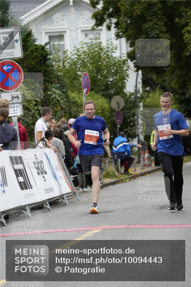 30.08.2026 - Blankeneser Heldenlauf Patografie http://msf.ph/oto/10094443 30.08.2026 09:40:03 Ziel 1044, 1457, 1589, 3512, 3531 meine-sportfotos.de