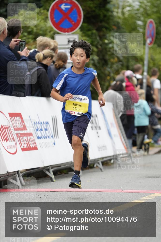 30.08.2026 - Blankeneser Heldenlauf Patografie http://msf.ph/oto/10094476 30.08.2026 09:41:03 Ziel 1320, 1618, 1705, 1706, 1707, 3552, 3615, 3715 meine-sportfotos.de