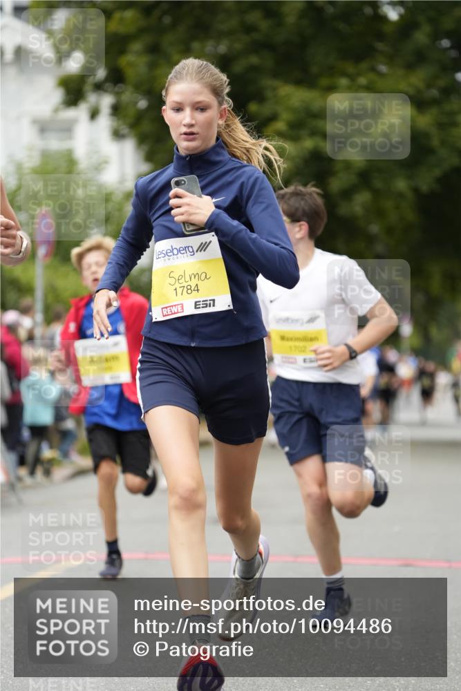 30.08.2026 - Blankeneser Heldenlauf Patografie http://msf.ph/oto/10094486 30.08.2026 09:41:11 Ziel 1629, 1666, 1702, 1784, 3552, 3615, 3677, 3715 meine-sportfotos.de