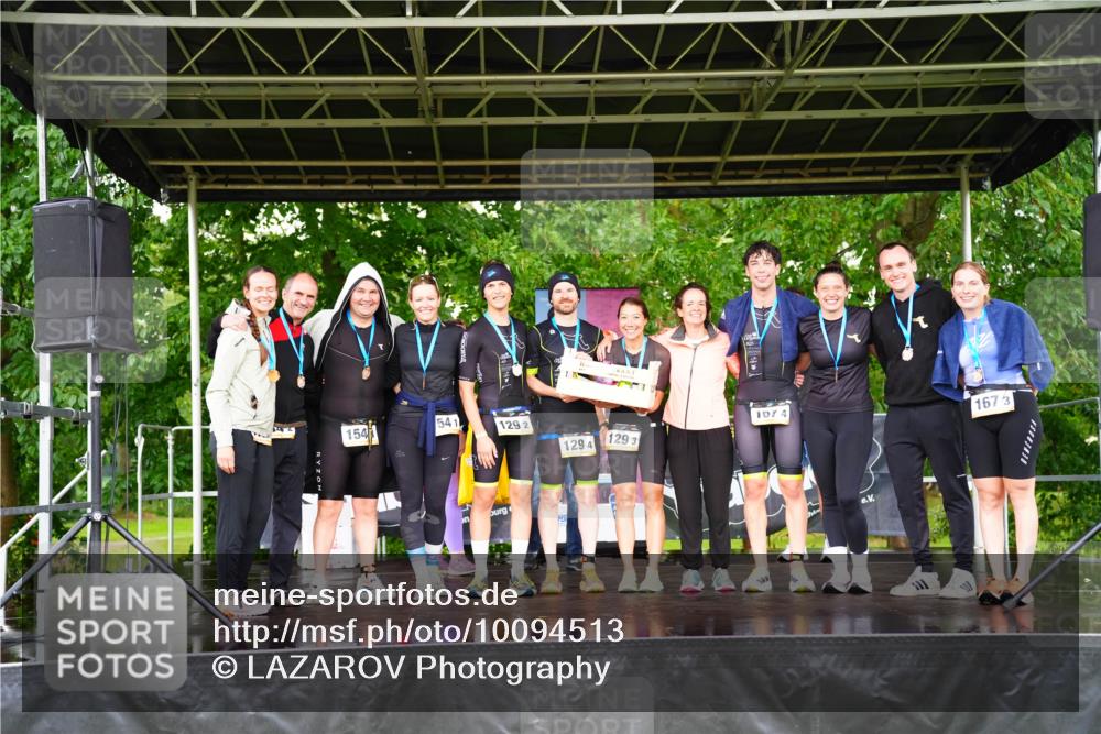 30.08.2026 - Elbe Triathlon Hamburg LAZAROV Photography http://msf.ph/oto/10094513 30.08.2026 16:17:02 Siegerehrung 541, 1074, 129, 2, 154, 1294, 129, 3, 1673 meine-sportfotos.de