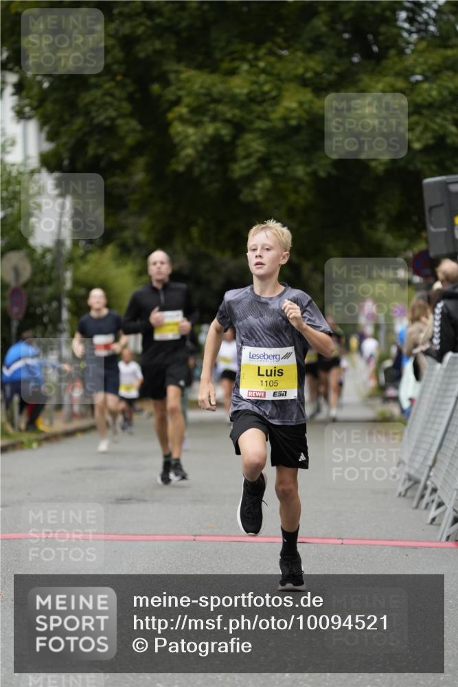 30.08.2026 - Blankeneser Heldenlauf Patografie http://msf.ph/oto/10094521 30.08.2026 09:41:35 Ziel 1105, 1165, 1331 meine-sportfotos.de