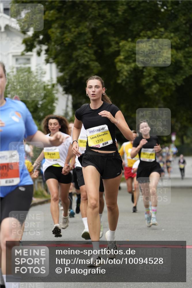 30.08.2026 - Blankeneser Heldenlauf Patografie http://msf.ph/oto/10094528 30.08.2026 09:41:46 Ziel 1002, 1003, 1016, 1036, 1048, 1312, 1564, 1567, 1699, 1769, 3505, 3678, 3680, 3736 meine-sportfotos.de