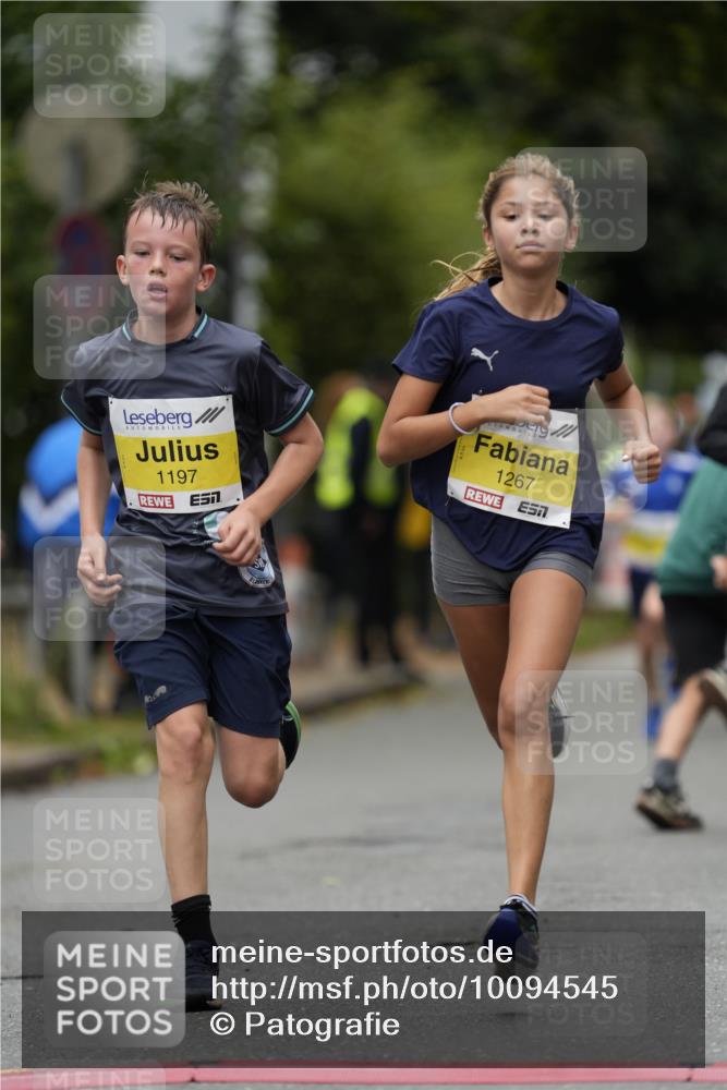30.08.2026 - Blankeneser Heldenlauf Patografie http://msf.ph/oto/10094545 30.08.2026 09:42:04 Ziel 1197, 1267, 1418, 3700 meine-sportfotos.de
