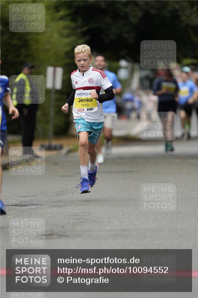 30.08.2026 - Blankeneser Heldenlauf Patografie http://msf.ph/oto/10094552 30.08.2026 09:42:10 Ziel 1010, 1197, 1267, 1410, 1418 meine-sportfotos.de
