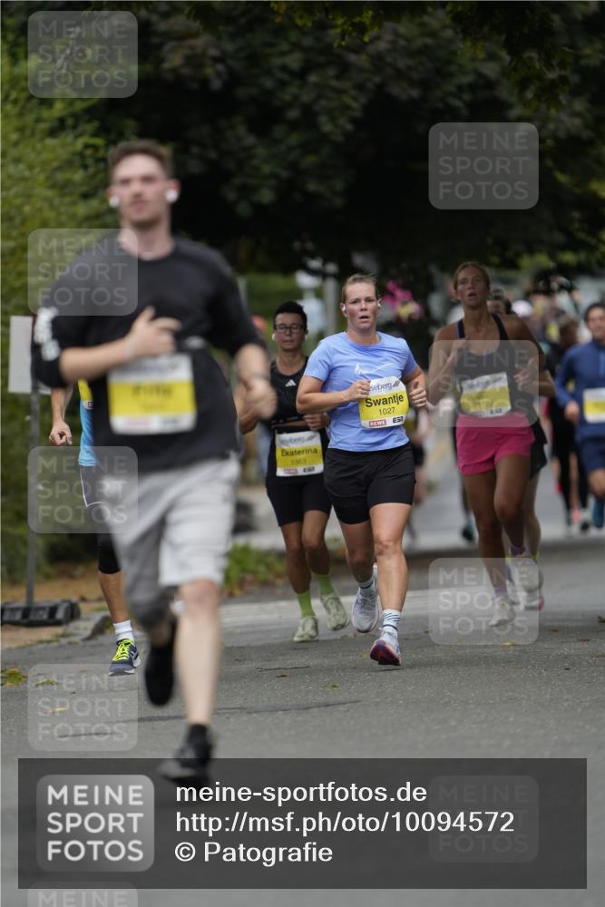 30.08.2026 - Blankeneser Heldenlauf Patografie http://msf.ph/oto/10094572 30.08.2026 09:42:37 Ziel 1255, 1631, 1632, 1652 meine-sportfotos.de