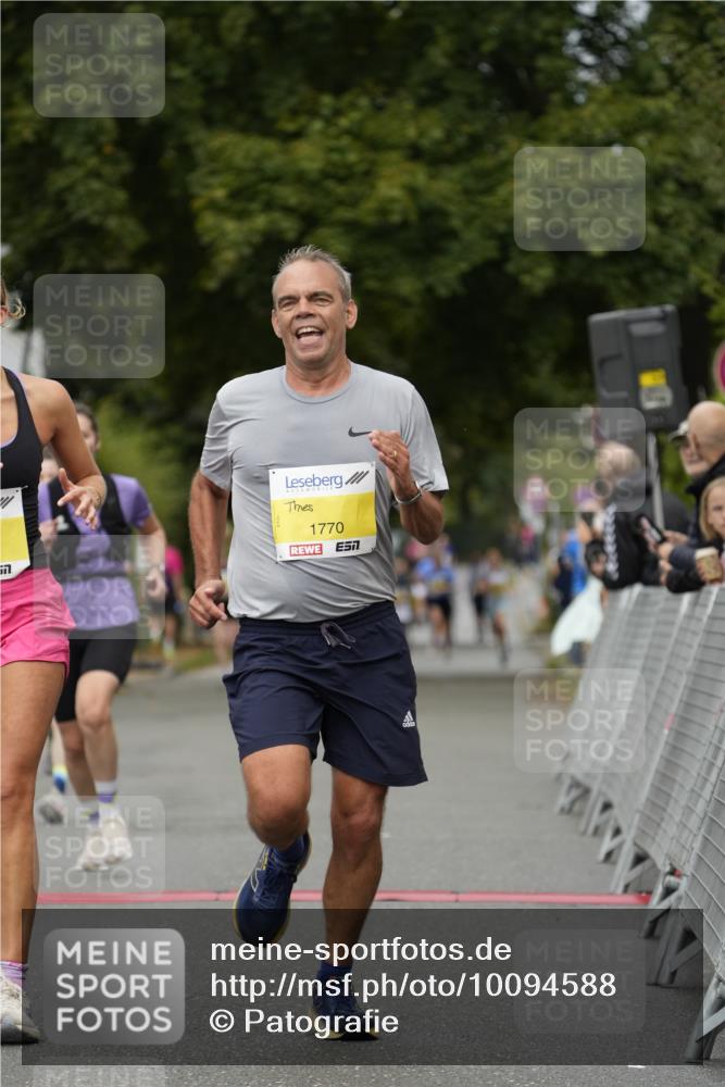 30.08.2026 - Blankeneser Heldenlauf Patografie http://msf.ph/oto/10094588 30.08.2026 09:42:50 Ziel 1027, 1084, 1155, 1163, 1219, 1363, 1653, 1770, 1771, 1772 meine-sportfotos.de