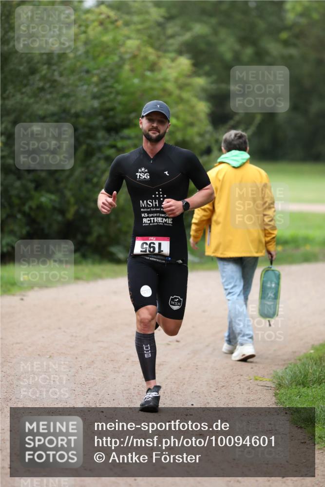 30.08.2026 - Elbe Triathlon Hamburg Antke Förster http://msf.ph/oto/10094601 30.08.2026 09:21:33 Laufen 961 meine-sportfotos.de
