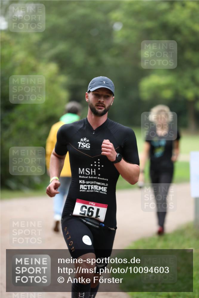 30.08.2026 - Elbe Triathlon Hamburg Antke Förster http://msf.ph/oto/10094603 30.08.2026 09:21:35 Laufen 961 meine-sportfotos.de