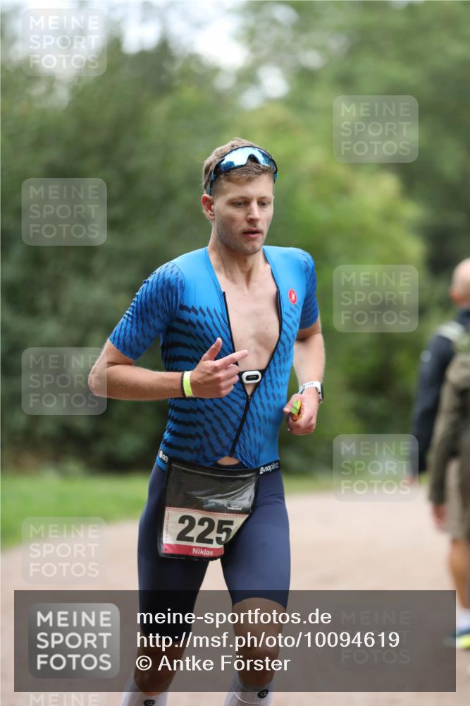30.08.2026 - Elbe Triathlon Hamburg Antke Förster http://msf.ph/oto/10094619 30.08.2026 09:22:00 Laufen 225 meine-sportfotos.de