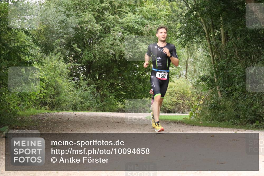 30.08.2026 - Elbe Triathlon Hamburg Antke Förster http://msf.ph/oto/10094658 30.08.2026 09:39:02 Laufen 90, 190 meine-sportfotos.de