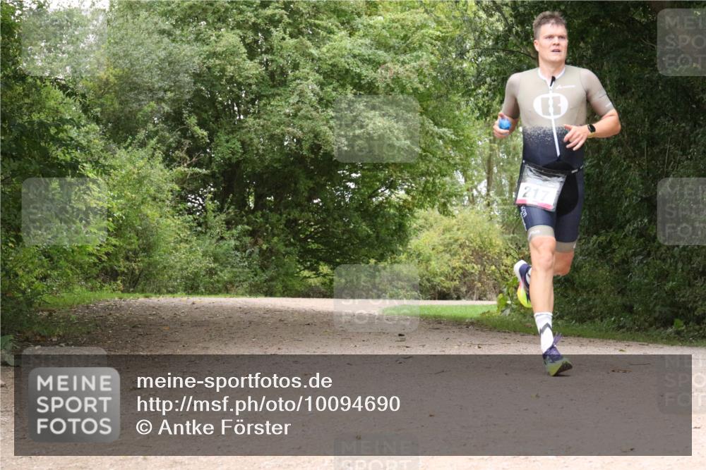 30.08.2026 - Elbe Triathlon Hamburg Antke Förster http://msf.ph/oto/10094690 30.08.2026 09:41:34 Laufen 217 meine-sportfotos.de