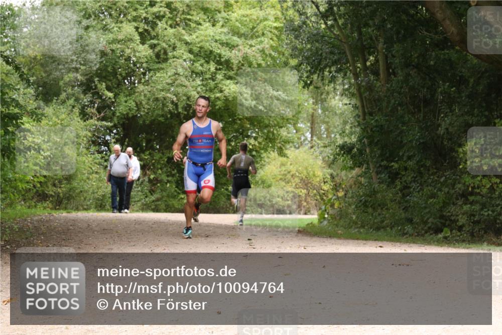 30.08.2026 - Elbe Triathlon Hamburg Antke Förster http://msf.ph/oto/10094764 30.08.2026 09:45:25 Laufen  meine-sportfotos.de