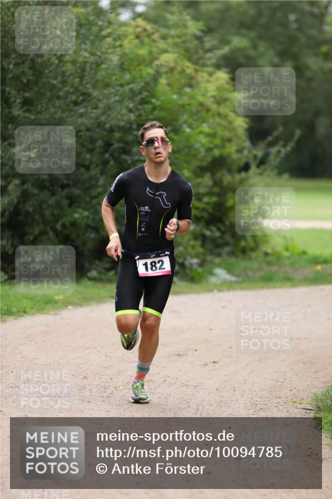 30.08.2026 - Elbe Triathlon Hamburg Antke Förster http://msf.ph/oto/10094785 30.08.2026 09:30:32 Laufen 182 meine-sportfotos.de