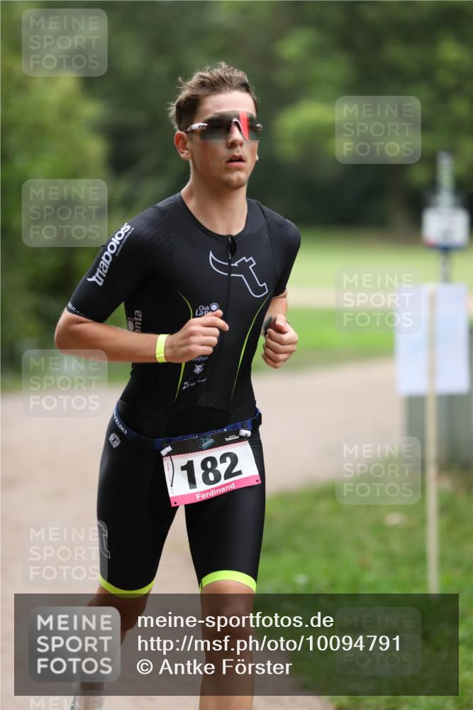 30.08.2026 - Elbe Triathlon Hamburg Antke Förster http://msf.ph/oto/10094791 30.08.2026 09:30:33 Laufen 182 meine-sportfotos.de