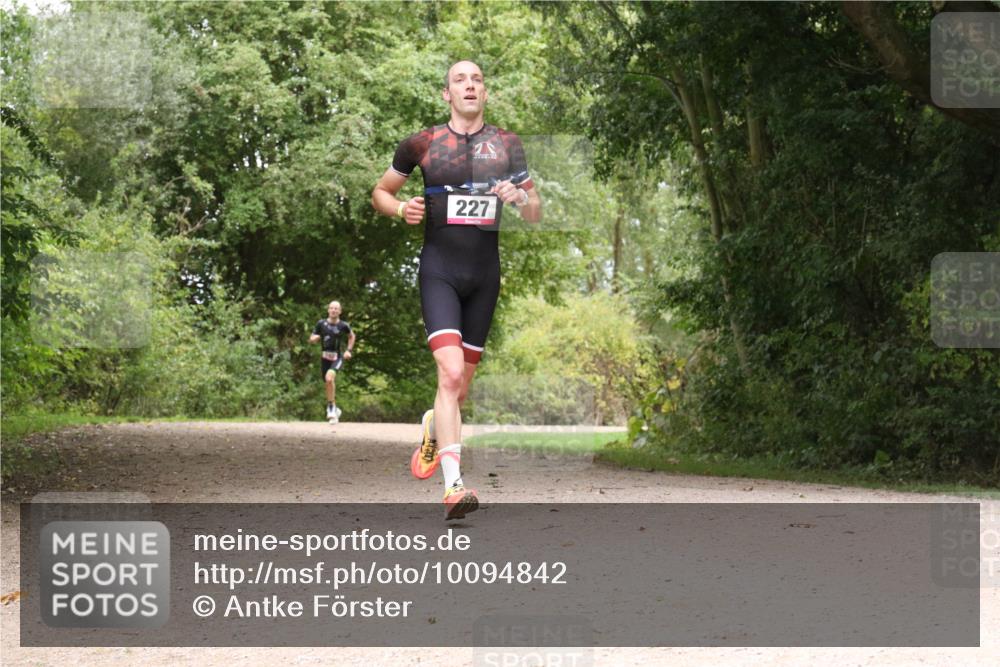 30.08.2026 - Elbe Triathlon Hamburg Antke Förster http://msf.ph/oto/10094842 30.08.2026 09:49:28 Laufen 227 meine-sportfotos.de