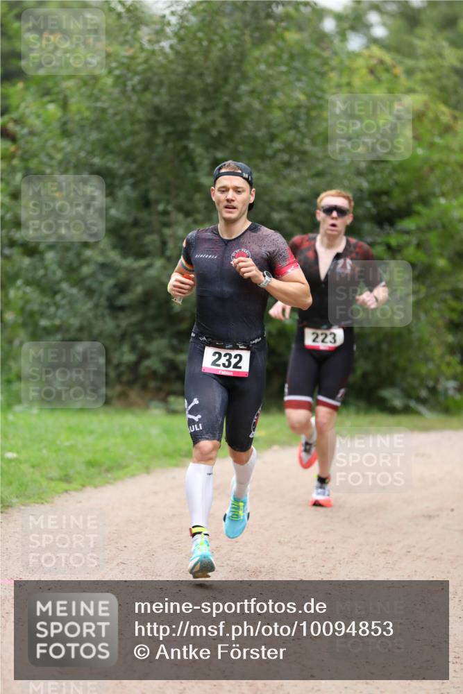 30.08.2026 - Elbe Triathlon Hamburg Antke Förster http://msf.ph/oto/10094853 30.08.2026 09:32:58 Laufen 232, 223 meine-sportfotos.de
