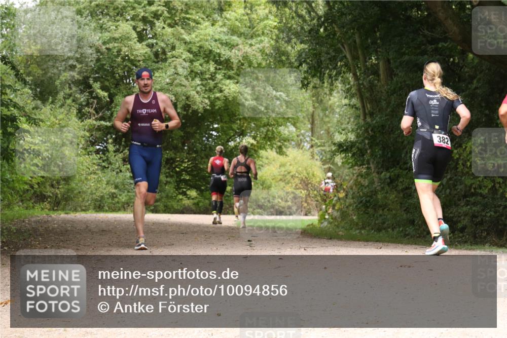 30.08.2026 - Elbe Triathlon Hamburg Antke Förster http://msf.ph/oto/10094856 30.08.2026 09:49:51 Laufen 382 meine-sportfotos.de