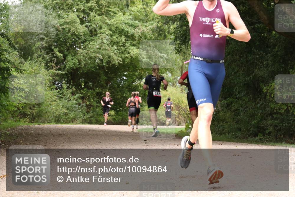30.08.2026 - Elbe Triathlon Hamburg Antke Förster http://msf.ph/oto/10094864 30.08.2026 09:49:53 Laufen 382 meine-sportfotos.de