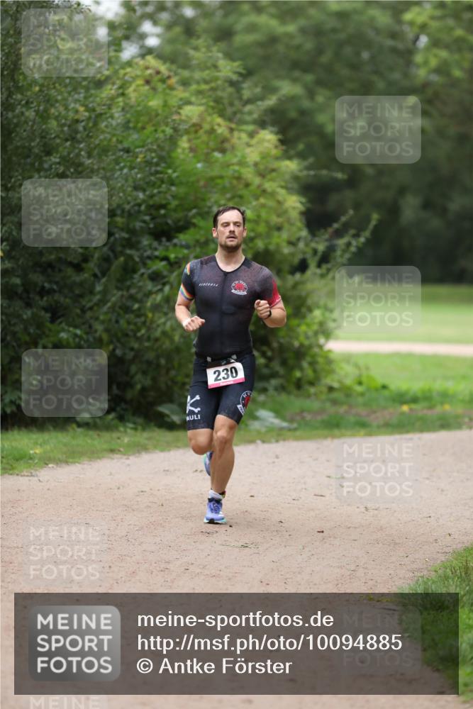 30.08.2026 - Elbe Triathlon Hamburg Antke Förster http://msf.ph/oto/10094885 30.08.2026 09:33:52 Laufen 230 meine-sportfotos.de