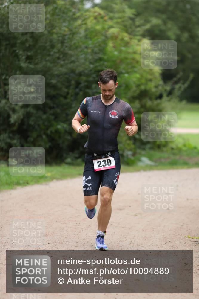 30.08.2026 - Elbe Triathlon Hamburg Antke Förster http://msf.ph/oto/10094889 30.08.2026 09:33:53 Laufen 230 meine-sportfotos.de