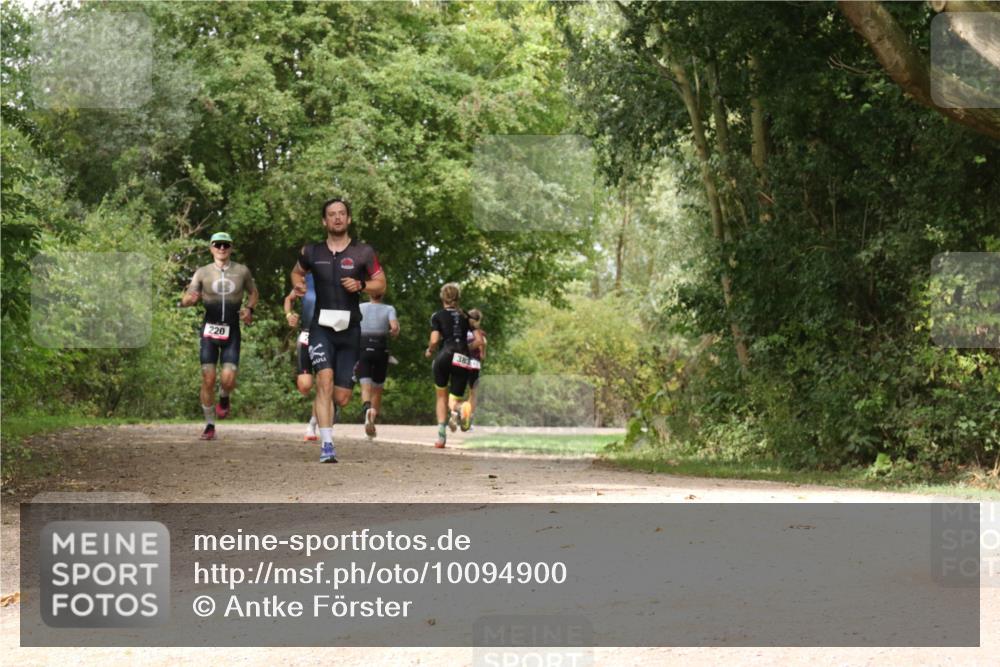 30.08.2026 - Elbe Triathlon Hamburg Antke Förster http://msf.ph/oto/10094900 30.08.2026 09:52:17 Laufen 220, 383 meine-sportfotos.de