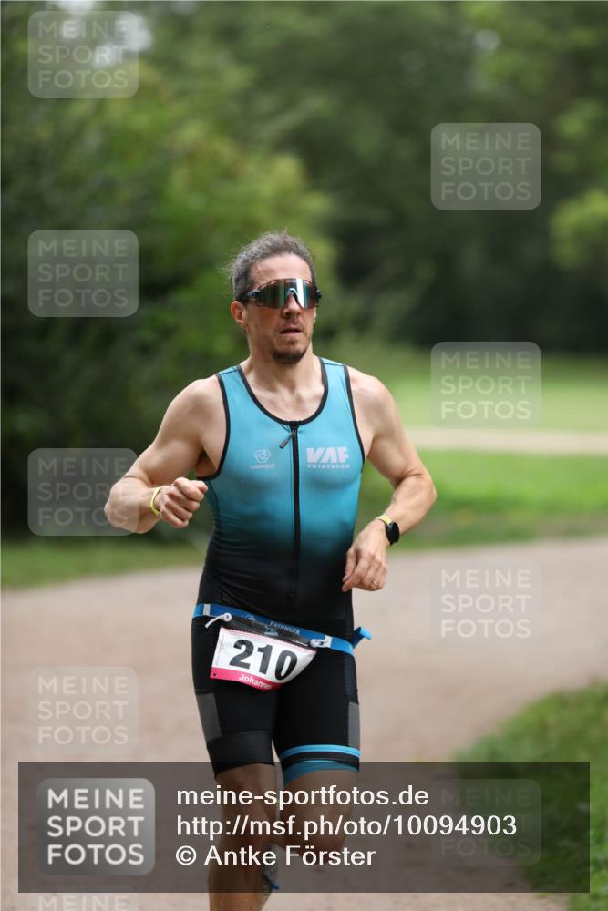 30.08.2026 - Elbe Triathlon Hamburg Antke Förster http://msf.ph/oto/10094903 30.08.2026 09:34:26 Laufen 210 meine-sportfotos.de