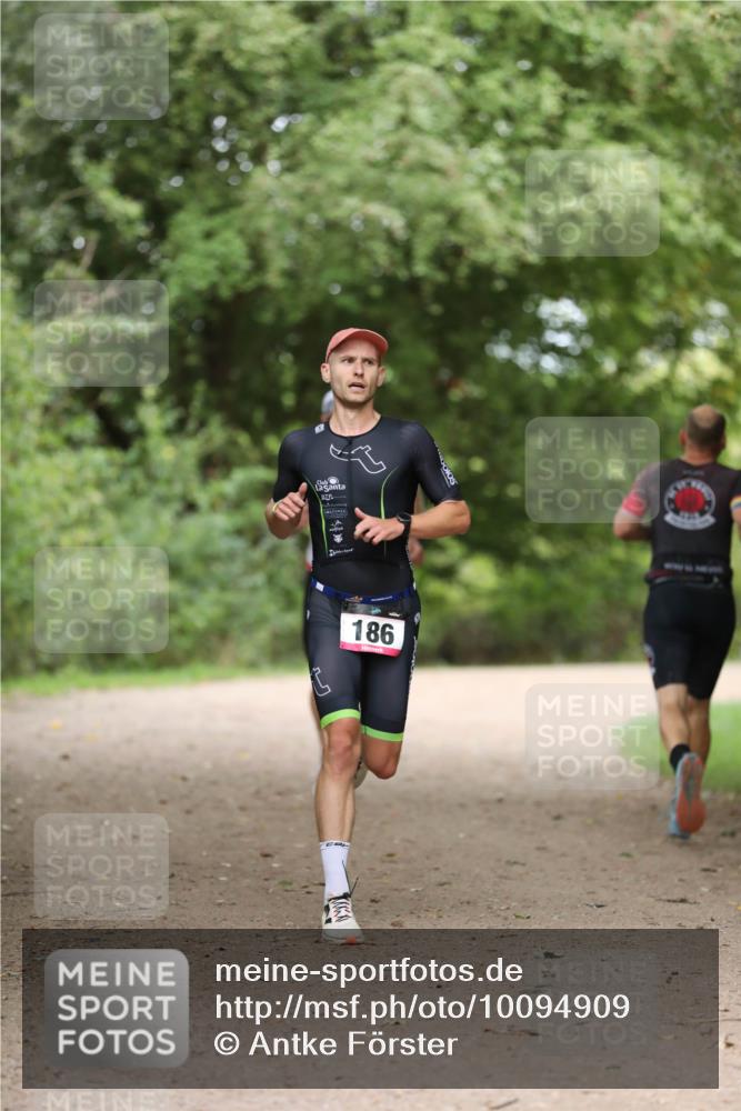 30.08.2026 - Elbe Triathlon Hamburg Antke Förster http://msf.ph/oto/10094909 30.08.2026 09:37:12 Laufen 186 meine-sportfotos.de