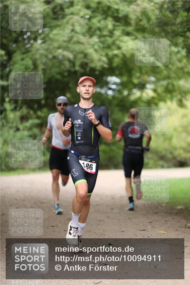 30.08.2026 - Elbe Triathlon Hamburg Antke Förster http://msf.ph/oto/10094911 30.08.2026 09:37:12 Laufen 186 meine-sportfotos.de