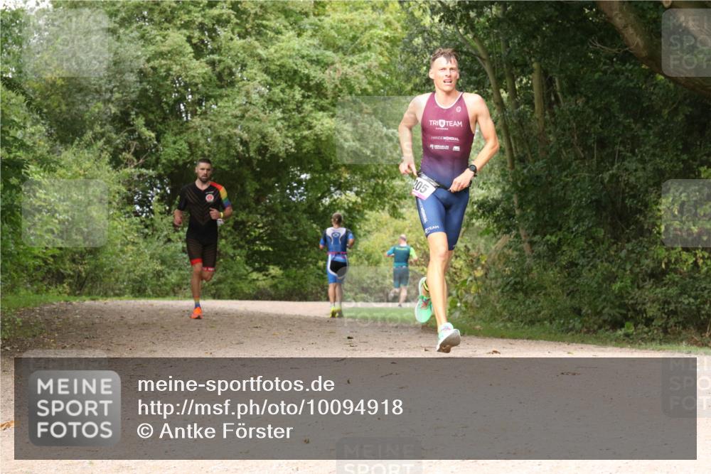 30.08.2026 - Elbe Triathlon Hamburg Antke Förster http://msf.ph/oto/10094918 30.08.2026 09:52:38 Laufen 205 meine-sportfotos.de