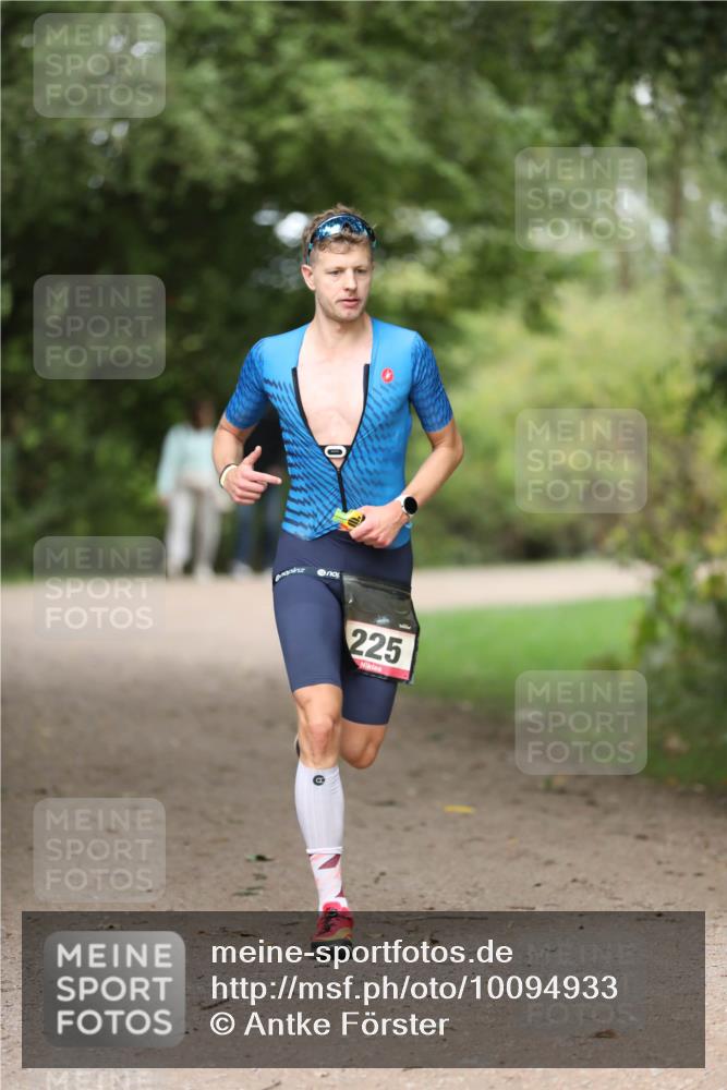 30.08.2026 - Elbe Triathlon Hamburg Antke Förster http://msf.ph/oto/10094933 30.08.2026 09:38:08 Laufen 225 meine-sportfotos.de