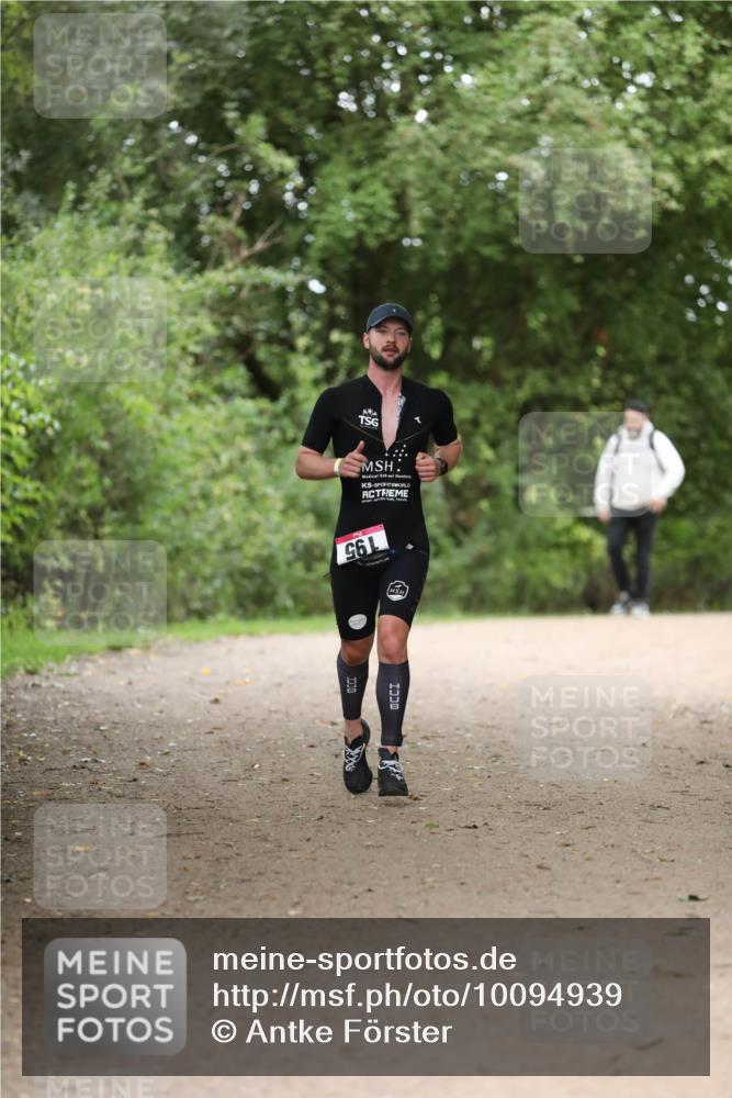 30.08.2026 - Elbe Triathlon Hamburg Antke Förster http://msf.ph/oto/10094939 30.08.2026 09:38:29 Laufen 961 meine-sportfotos.de