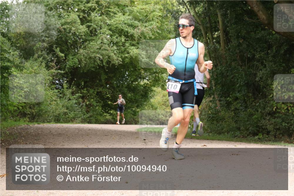 30.08.2026 - Elbe Triathlon Hamburg Antke Förster http://msf.ph/oto/10094940 30.08.2026 09:52:57 Laufen 210 meine-sportfotos.de