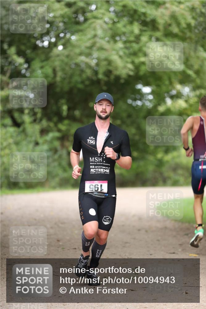 30.08.2026 - Elbe Triathlon Hamburg Antke Förster http://msf.ph/oto/10094943 30.08.2026 09:38:30 Laufen 961 meine-sportfotos.de