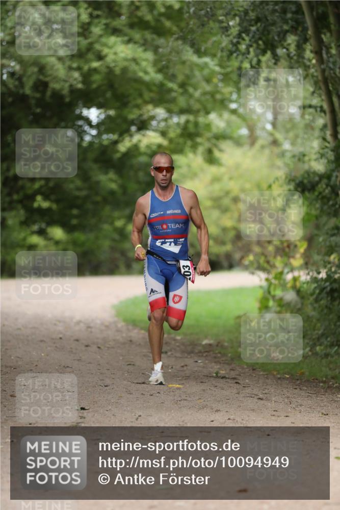 30.08.2026 - Elbe Triathlon Hamburg Antke Förster http://msf.ph/oto/10094949 30.08.2026 09:38:42 Laufen 03 meine-sportfotos.de
