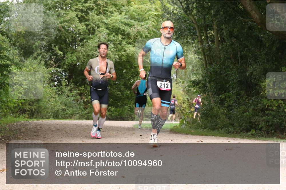 30.08.2026 - Elbe Triathlon Hamburg Antke Förster http://msf.ph/oto/10094960 30.08.2026 09:54:14 Laufen 212 meine-sportfotos.de